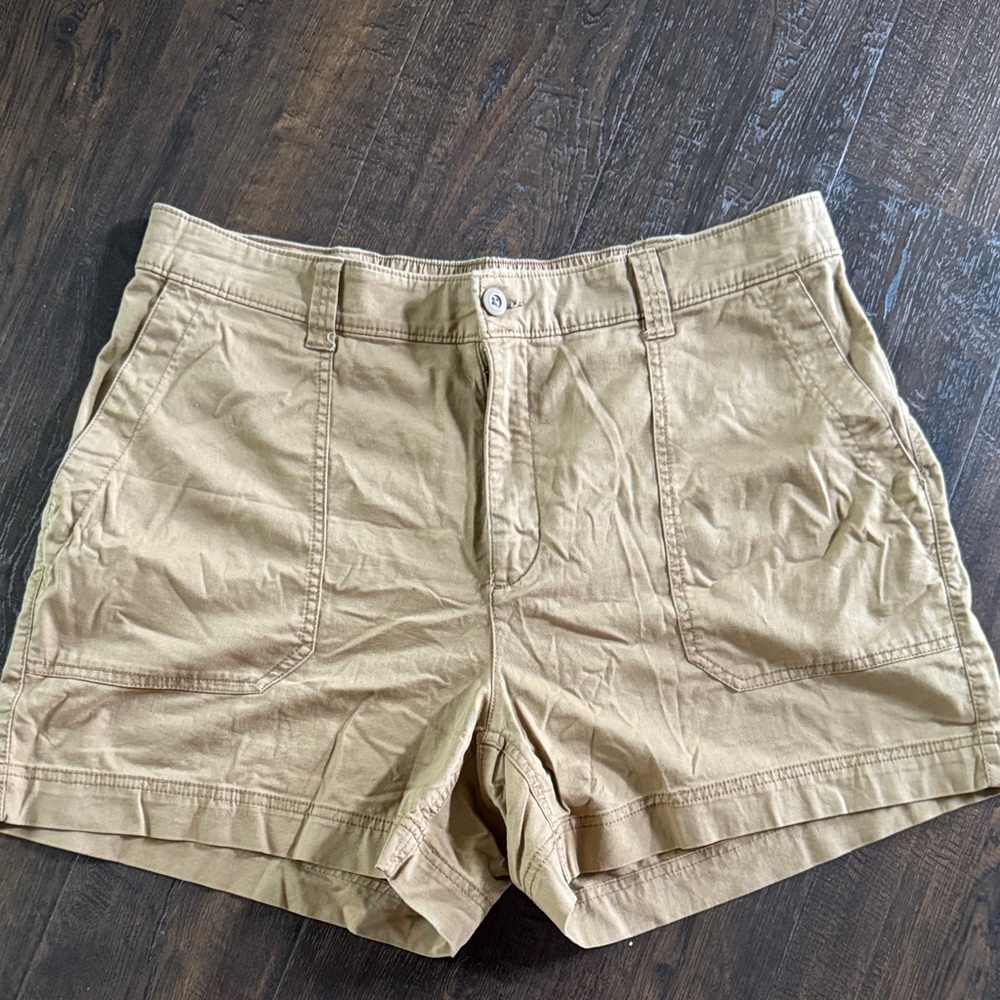Old Navy XL Chino shorts khaki